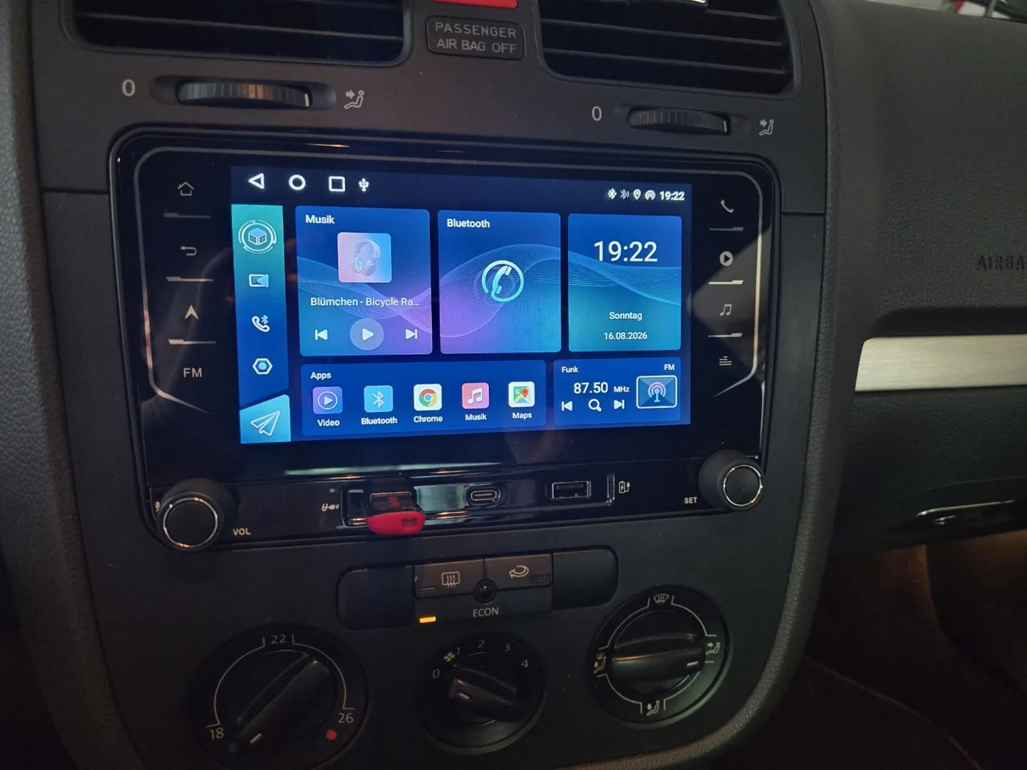 ESSGOO AR7002 Android-Radio im Golf V GTI